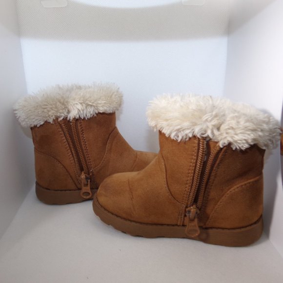 Cat And jack Winter Boots Girls Size 6 Great gently worn condition! - Picture 2 of 8